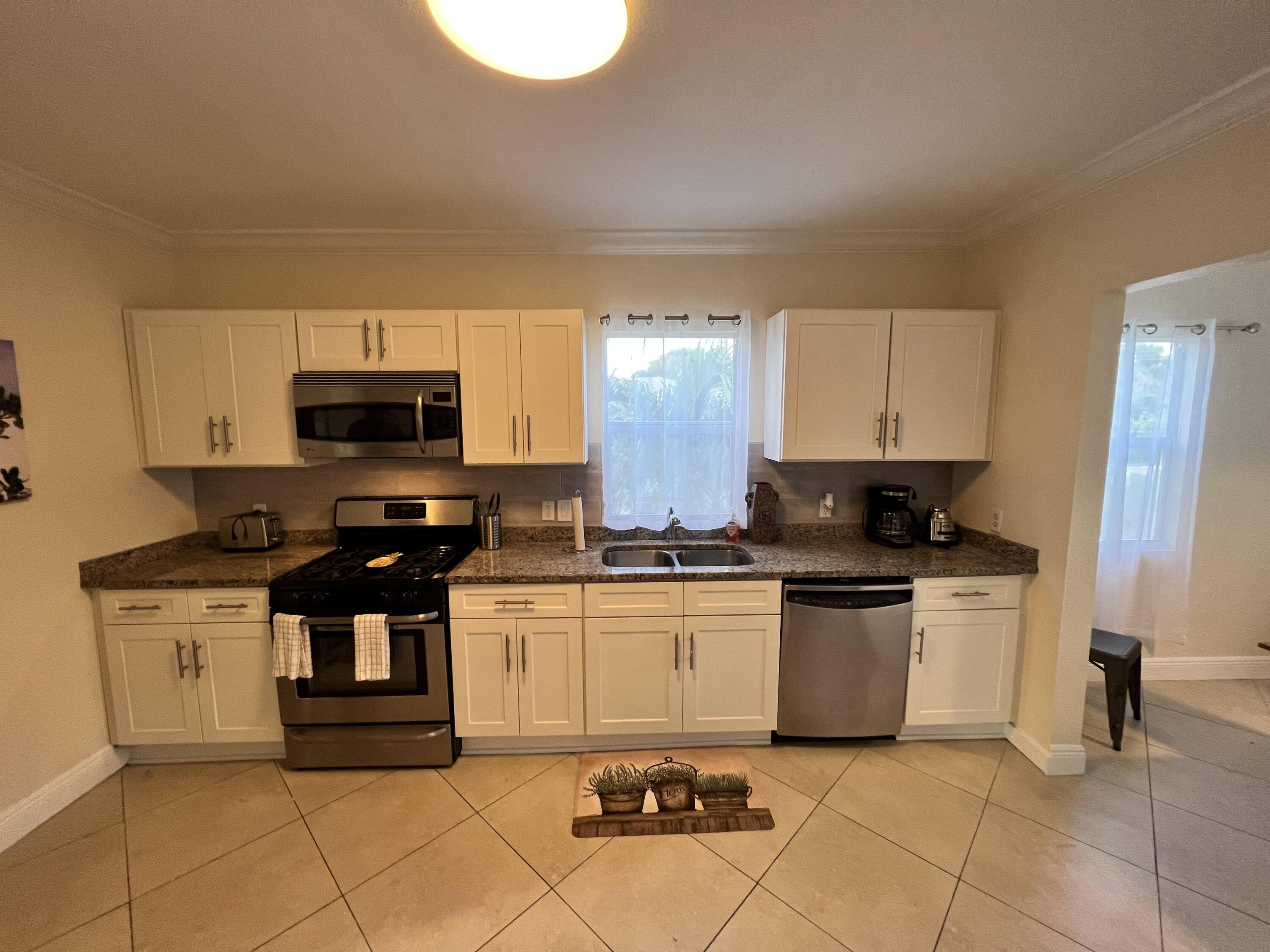 415 31st Street, Unit 16 West Palm Beach, FL 33407 - Photo 16 of 49 #3 Kitchen