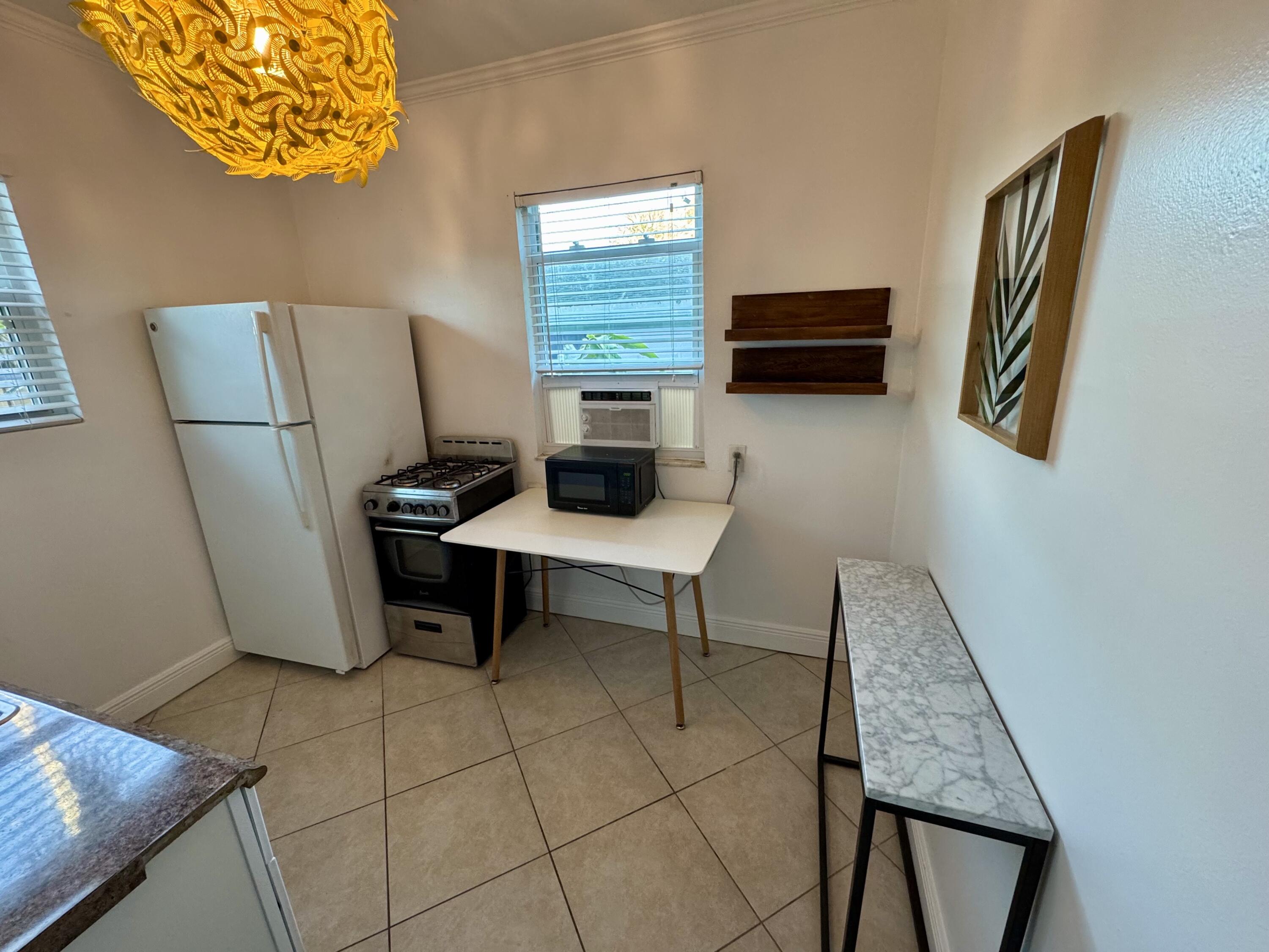 415 31st Street, Unit 16 West Palm Beach, FL 33407 - Photo 10 of 49 #2 Kitchen