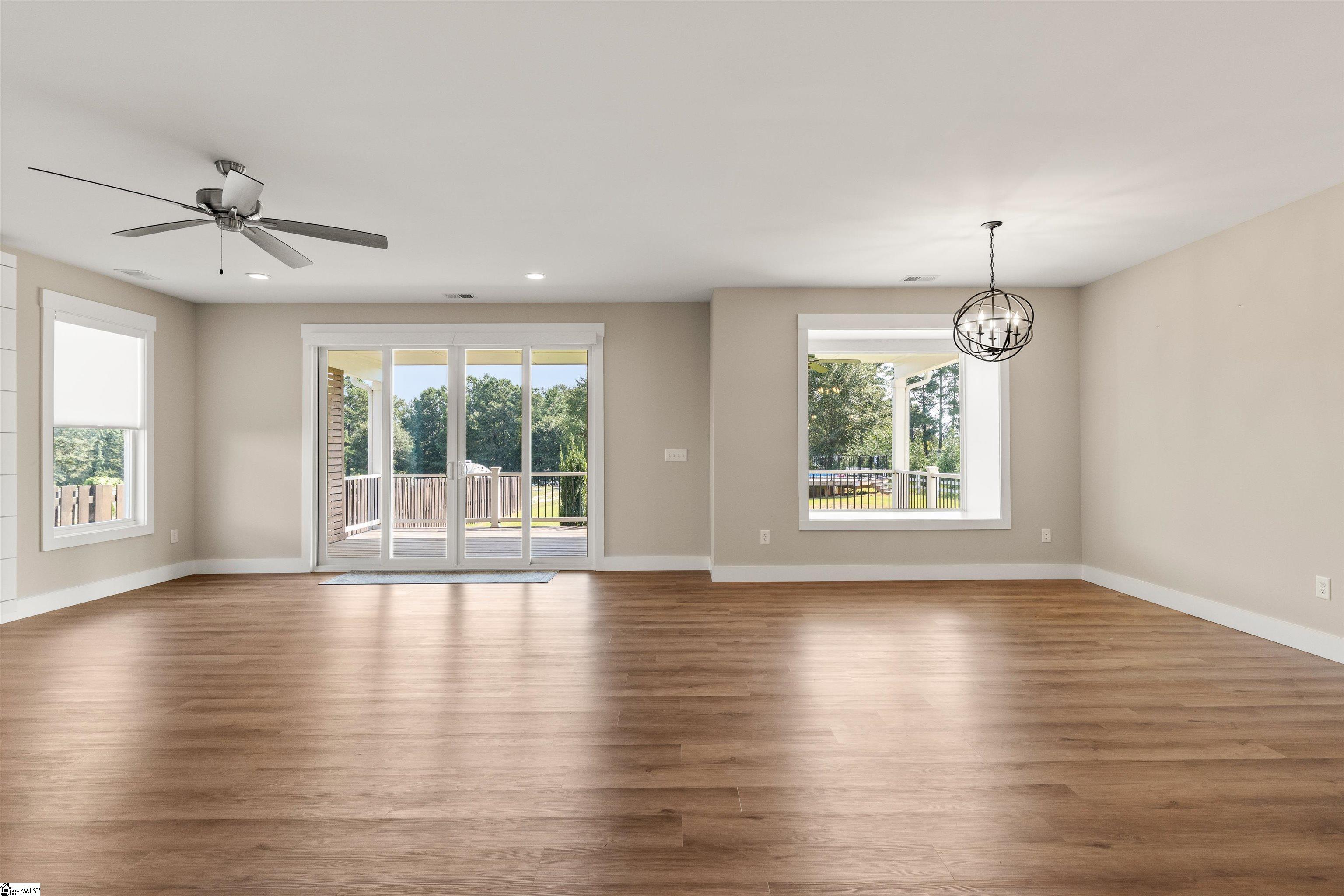 1042 Miller Road Greenville, SC 29607 - Photo 11 of 50