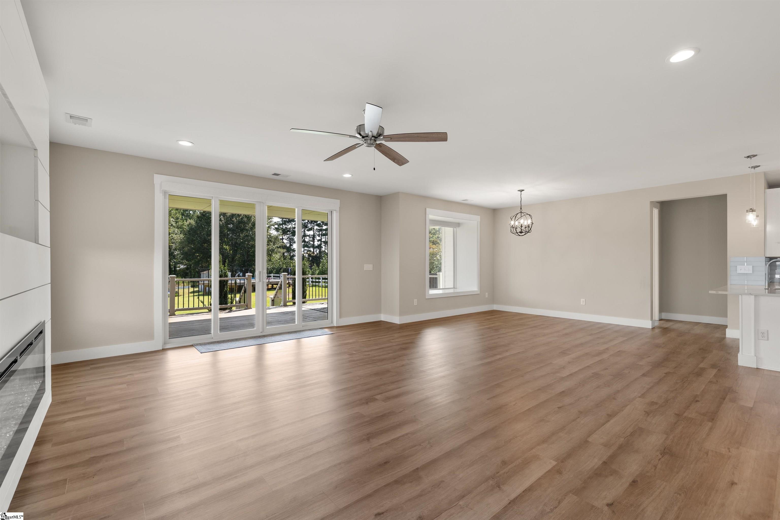 1042 Miller Road Greenville, SC 29607 - Photo 15 of 50