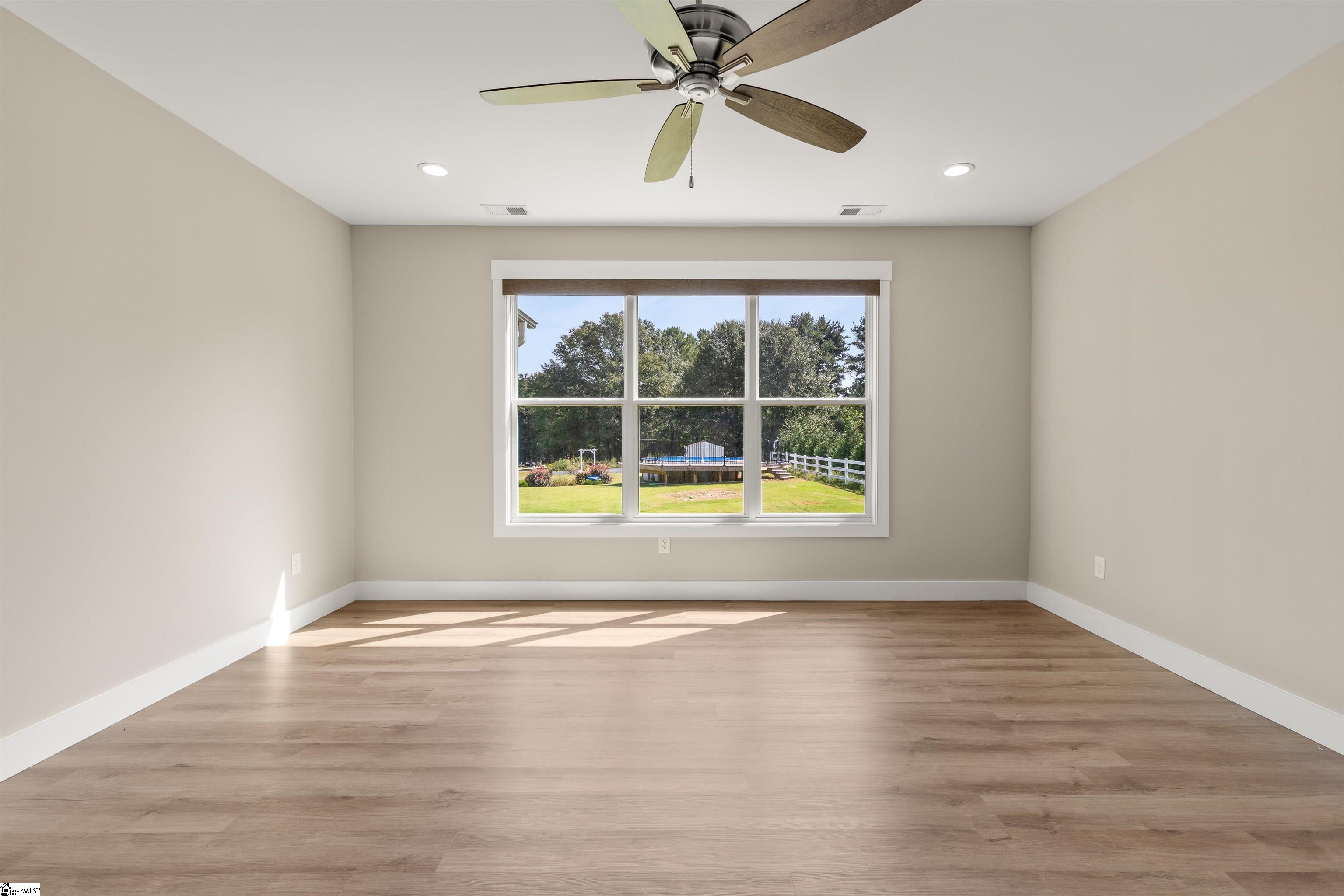 1042 Miller Road Greenville, SC 29607 - Photo 17 of 50