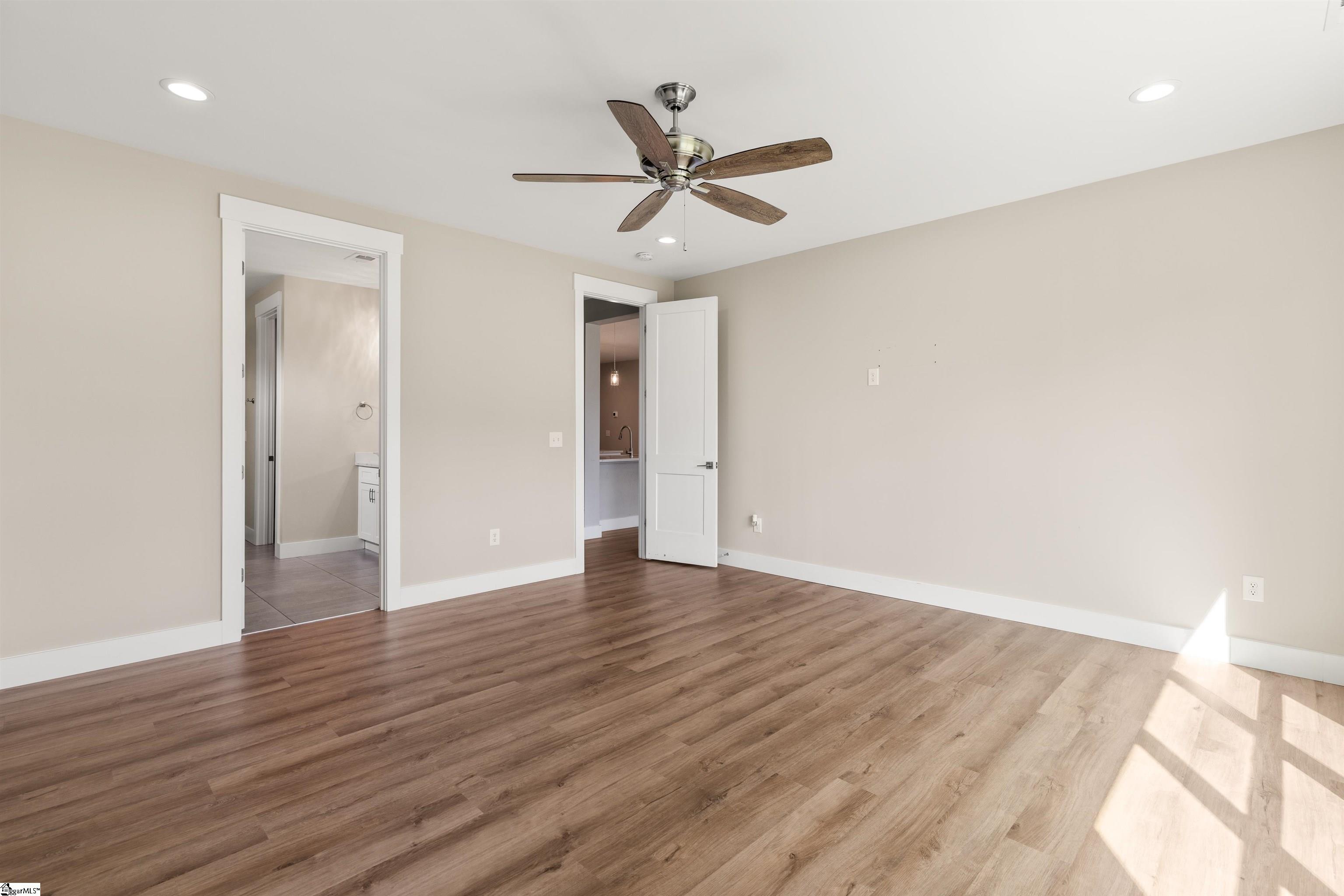 1042 Miller Road Greenville, SC 29607 - Photo 18 of 50