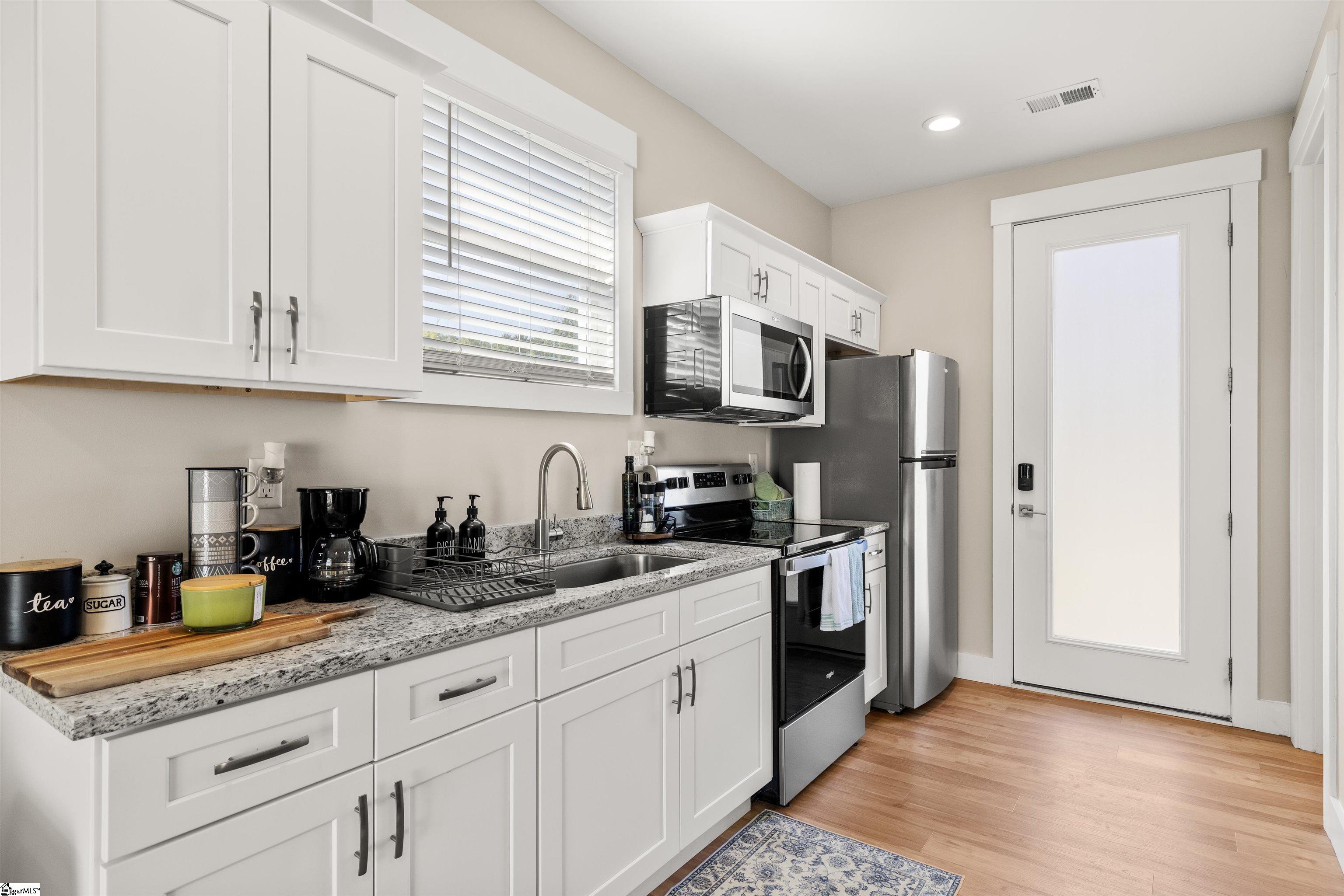 1042 Miller Road Greenville, SC 29607 - Photo 31 of 50