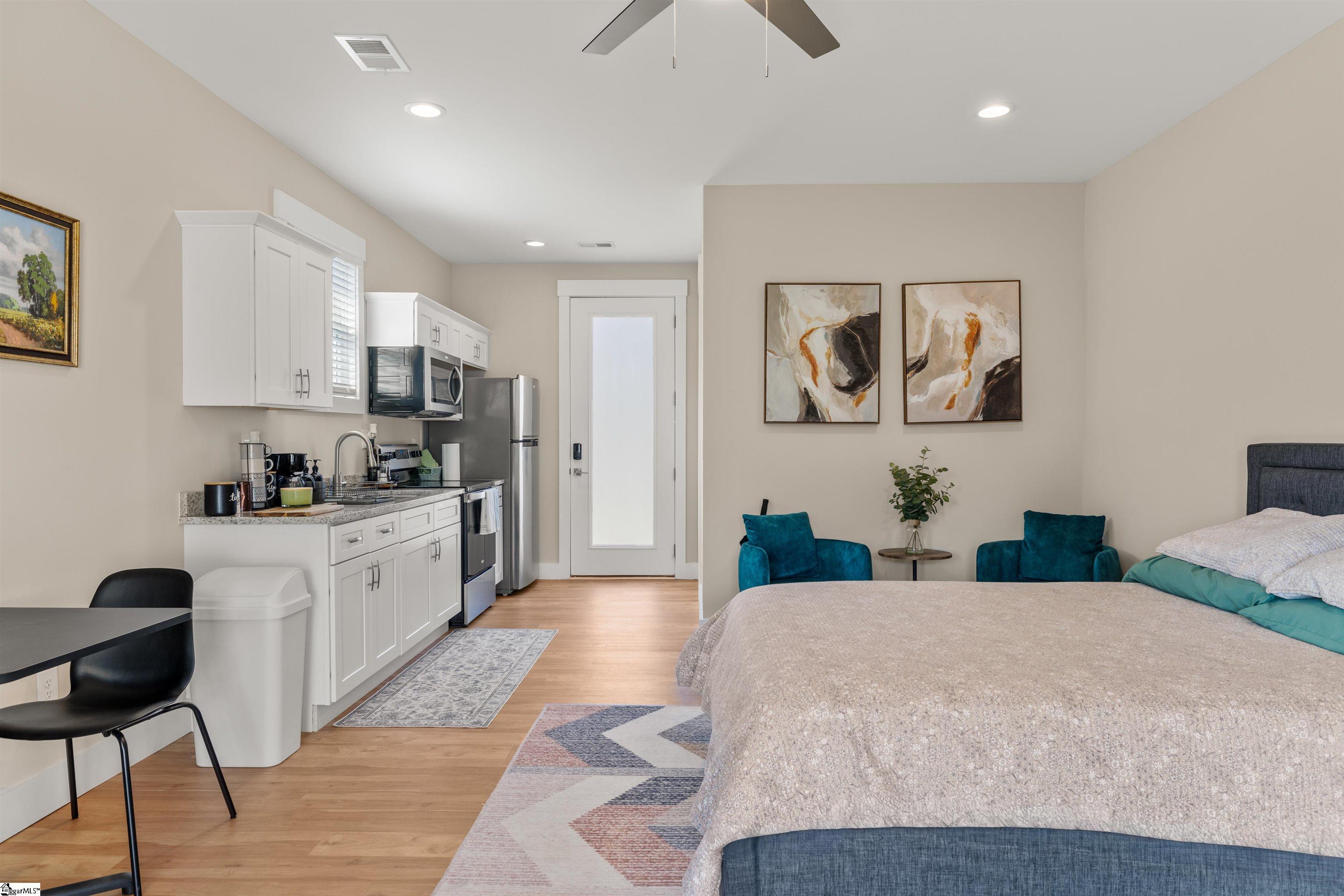 1042 Miller Road Greenville, SC 29607 - Photo 34 of 50