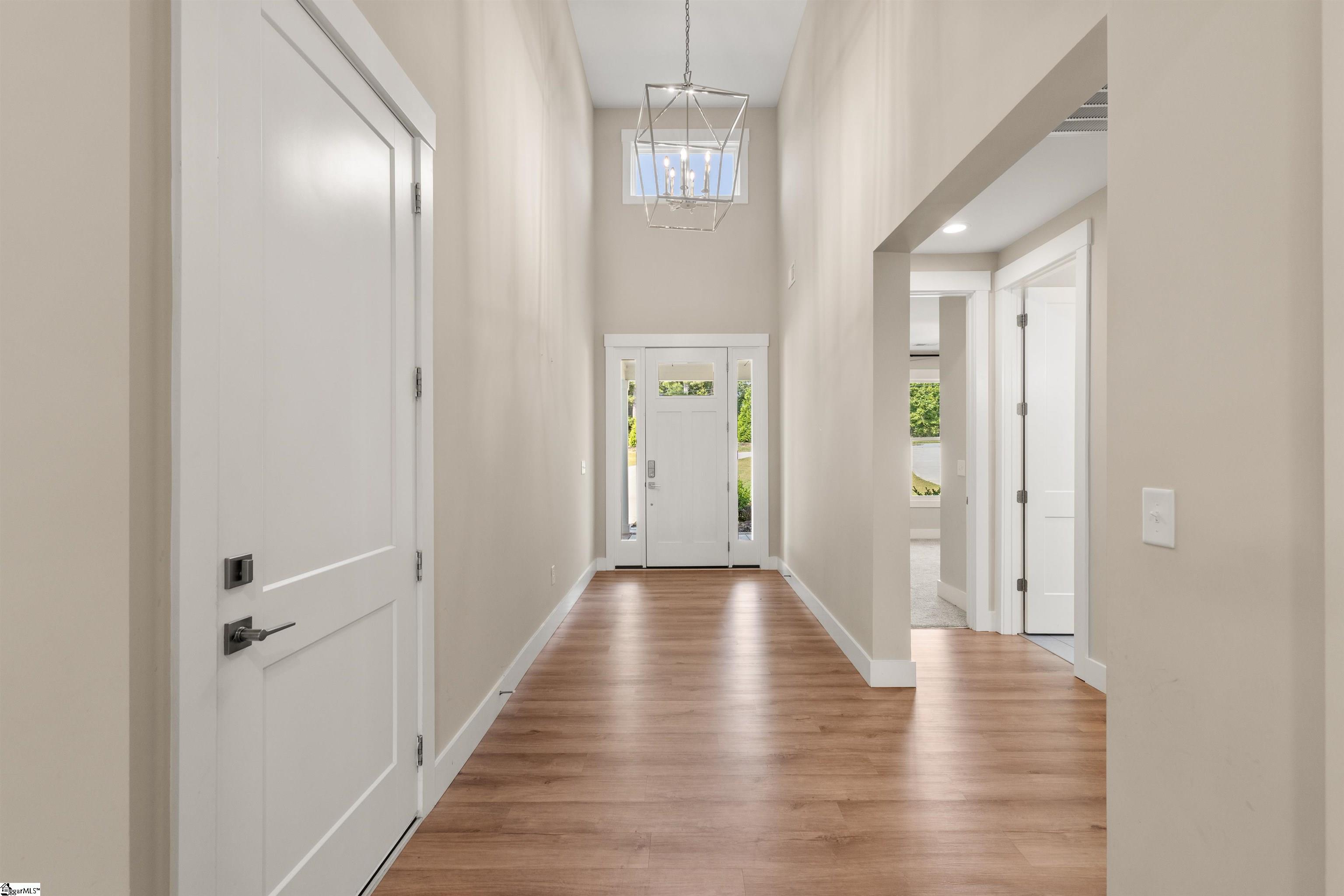 1042 Miller Road Greenville, SC 29607 - Photo 4 of 50