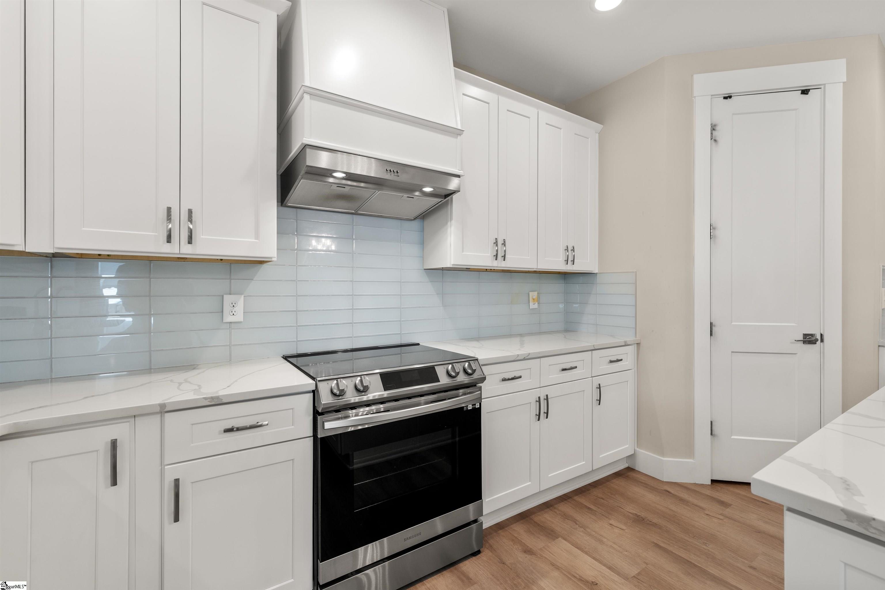 1042 Miller Road Greenville, SC 29607 - Photo 9 of 50