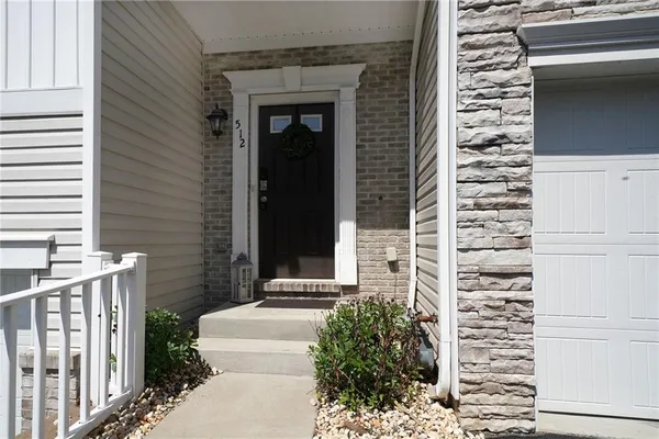 $2,900 | 512 Isabella Court, Coraopolis, PA 15108