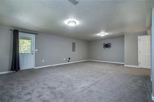 $2,900 | 512 Isabella Court, Coraopolis, PA 15108