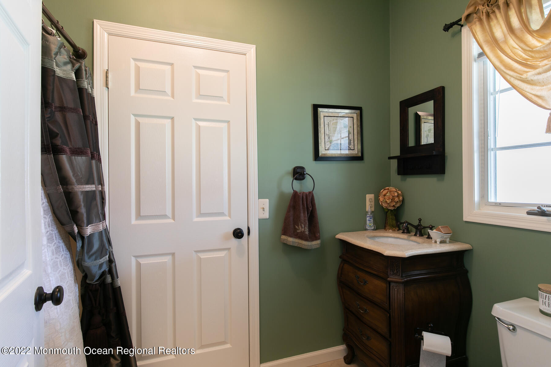 4 Shawnee Court Colts Neck, NJ 07722 - Photo 23 of 51 4M3A9742-012-011-1800x1200