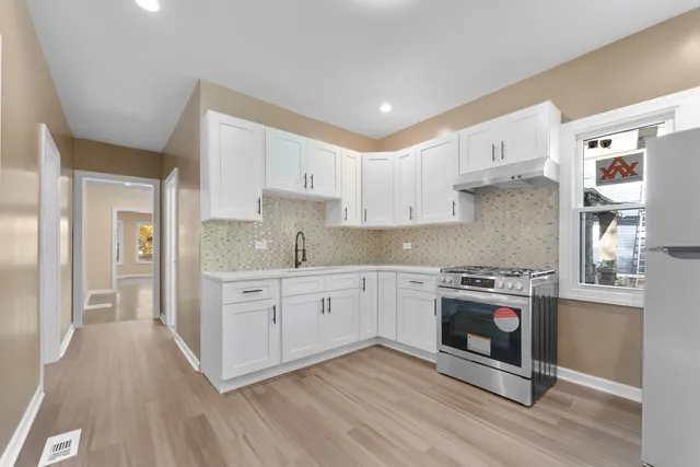 $424,900 | 435 North Leclaire Avenue, Chicago, IL 60644