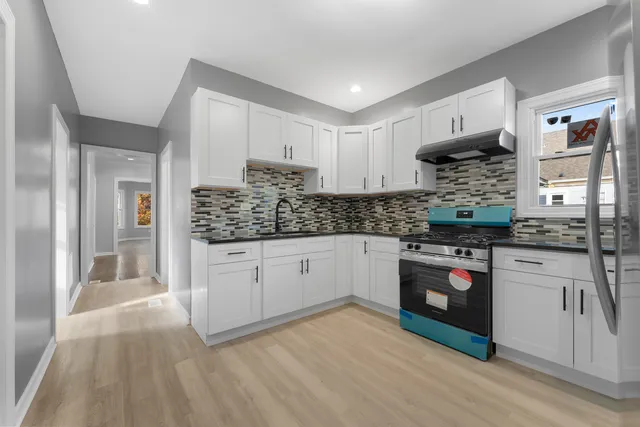 $424,900 | 435 North Leclaire Avenue, Chicago, IL 60644