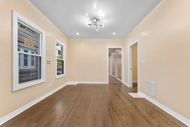 $424,900 | 435 North Leclaire Avenue, Chicago, IL 60644