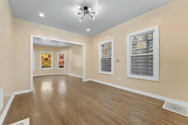 $424,900 | 435 North Leclaire Avenue, Chicago, IL 60644