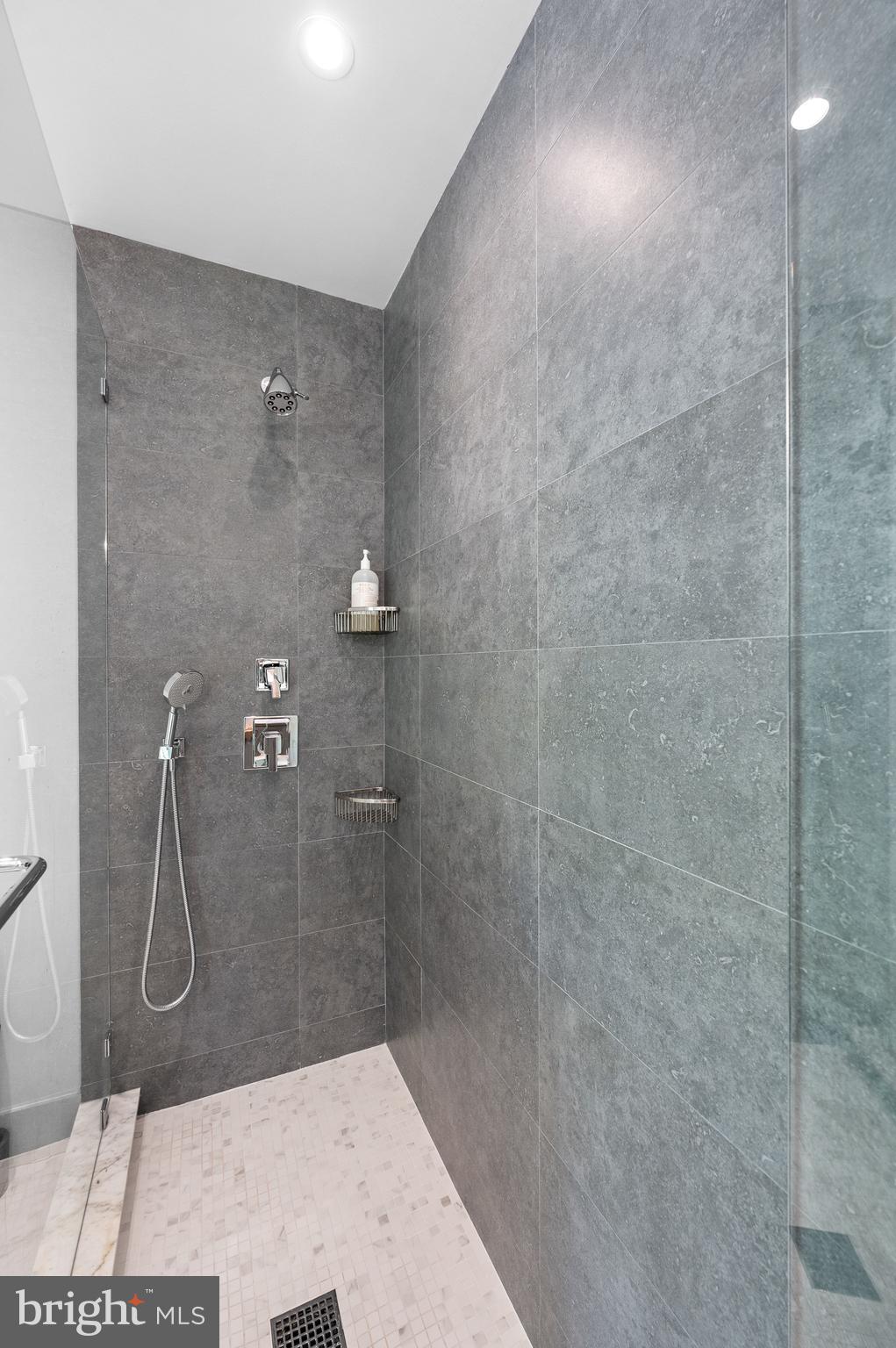 205 Glenn Road Ardmore, PA 19003 - Photo 44 of 64 Shared Hall Bathroom