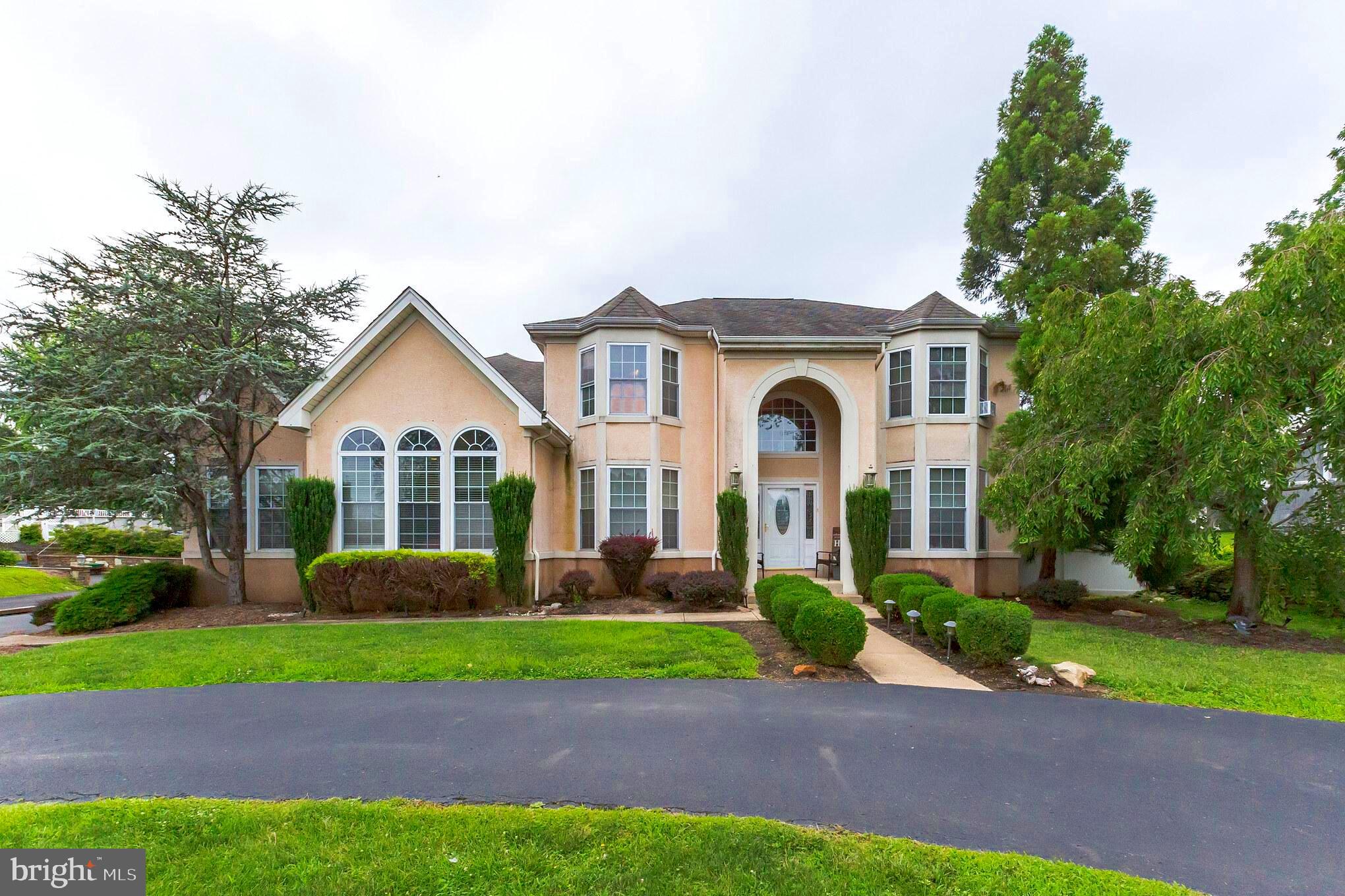 412 Welsh Road Philadelphia, PA 19115 - Photo 2 of 30