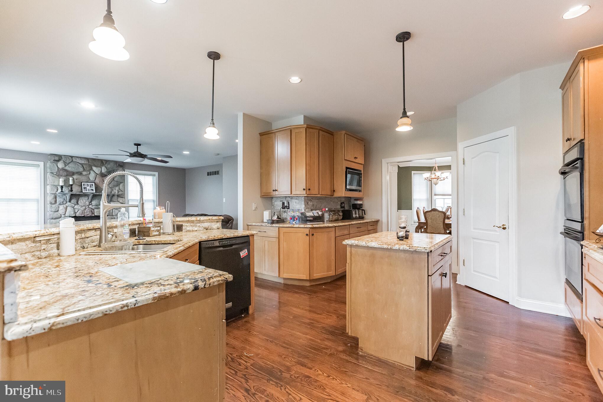 412 Welsh Road Philadelphia, PA 19115 - Photo 9 of 30