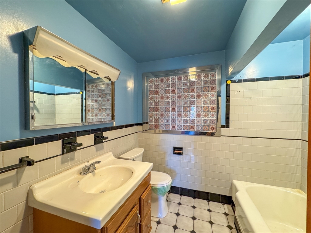 300 Davis Road Westport, MA 02790 - Photo 12 of 26