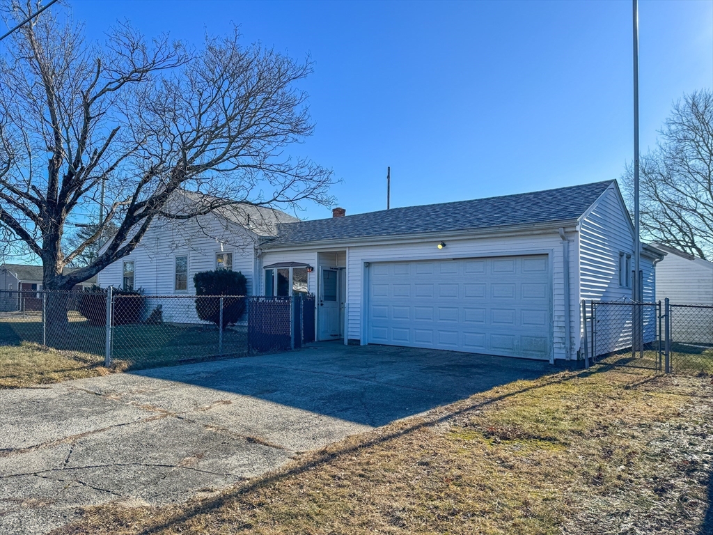 300 Davis Road Westport, MA 02790 - Photo 4 of 26