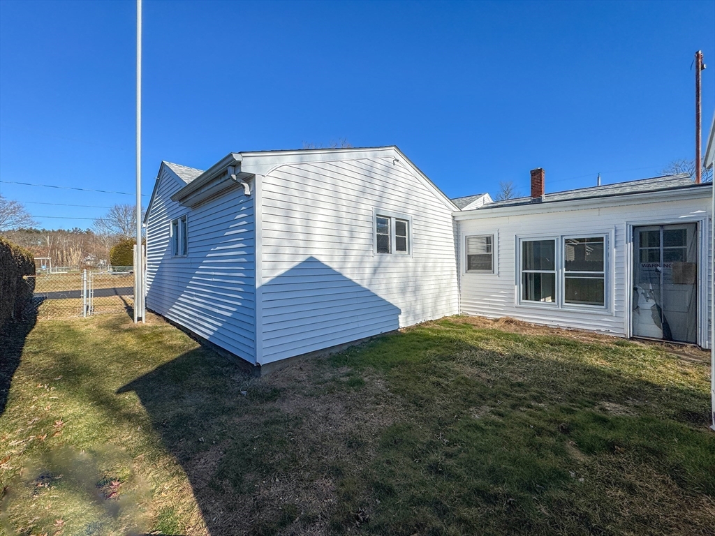 300 Davis Road Westport, MA 02790 - Photo 8 of 26