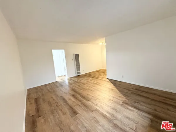 $2,590 | 534 Santa Clara Avenue, Unit 6, Venice, CA 90291