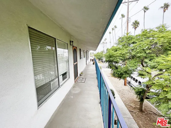 $2,590 | 534 Santa Clara Avenue, Unit 6, Venice, CA 90291
