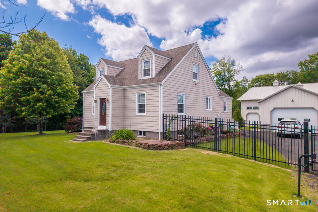 90 Town Line Road Plainville, CT 06062 - Photo 2 of 30