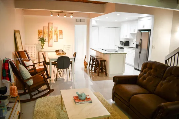 $2,800 | 19420 Northeast 26th Avenue, Unit 123D, Miami, FL 33180