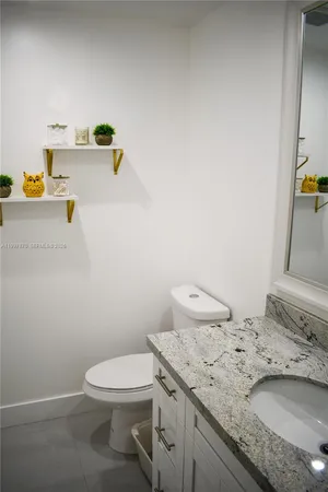 $2,800 | 19420 Northeast 26th Avenue, Unit 123D, Miami, FL 33180