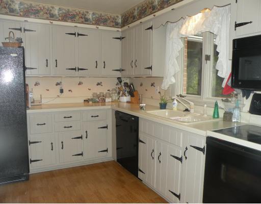 115 Ridgeview Drive Venetia, PA 15367 - Photo 4 of 18 Kitchen.