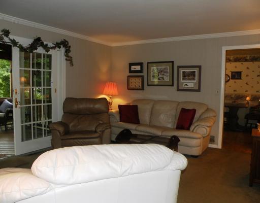 115 Ridgeview Drive Venetia, PA 15367 - Photo 8 of 18 Den/Family/Great Room.