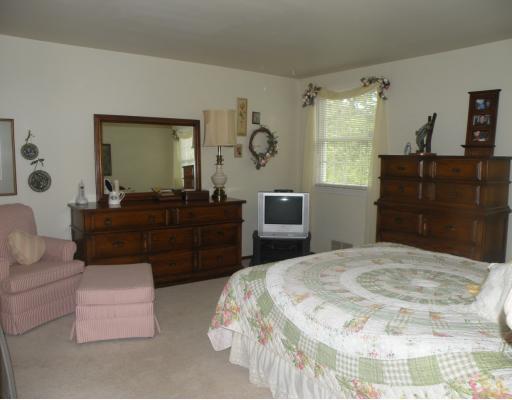 115 Ridgeview Drive Venetia, PA 15367 - Photo 9 of 18 Master Bedroom.