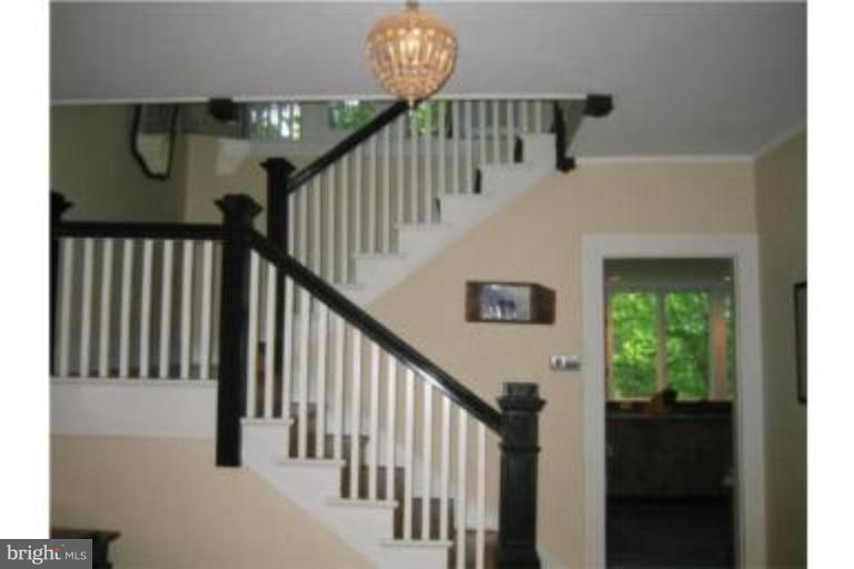 206 Longwood Road Baltimore, MD 21210 - Photo 13 of 24 Entrance / Foyer