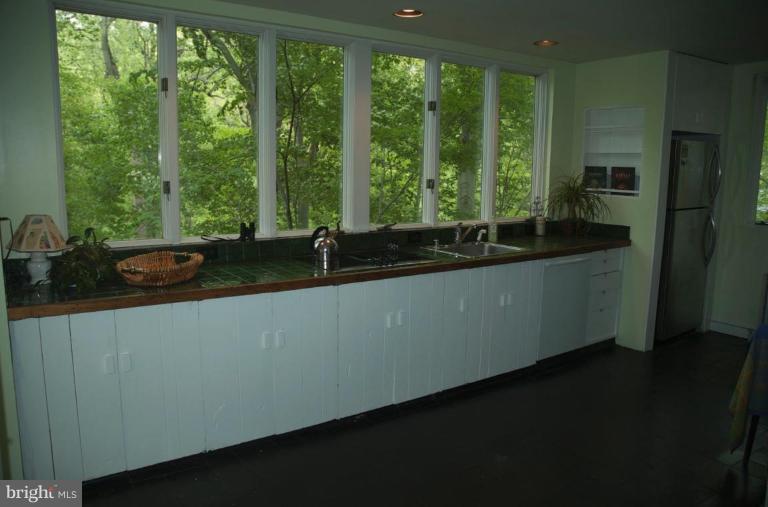 206 Longwood Road Baltimore, MD 21210 - Photo 15 of 24 Kitchen