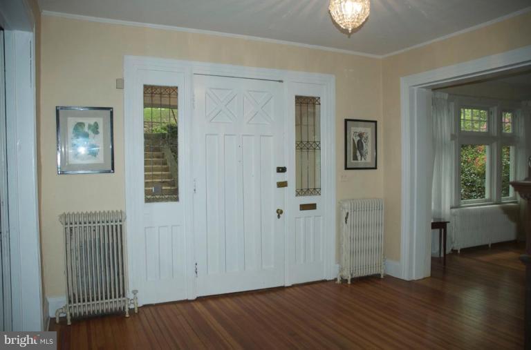 206 Longwood Road Baltimore, MD 21210 - Photo 16 of 24 Entrance Foyer