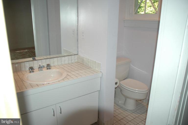 206 Longwood Road Baltimore, MD 21210 - Photo 20 of 24 Bath #1