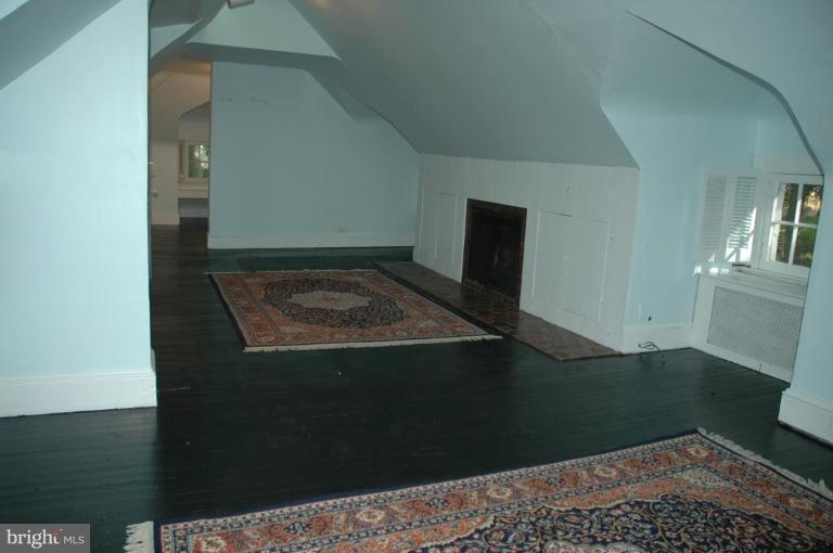 206 Longwood Road Baltimore, MD 21210 - Photo 10 of 24 Master Bedroom