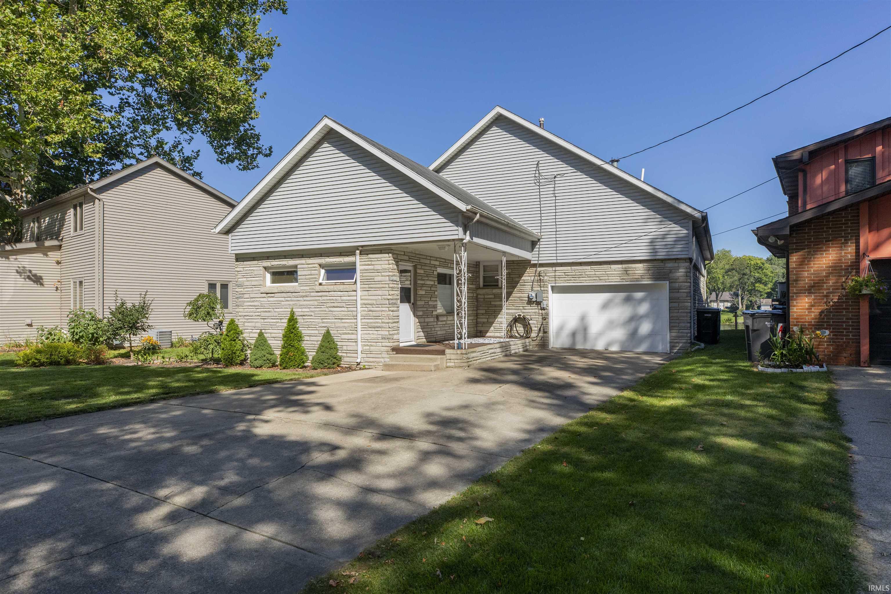 10483 Vistula Road Osceola, IN 46561 - Photo 3 of 34