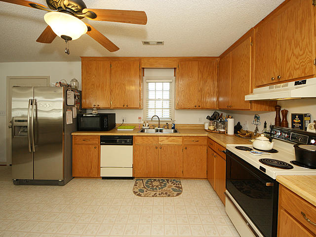 367 Back Field Road Walterboro, SC 29488 - Photo 8 of 34 07