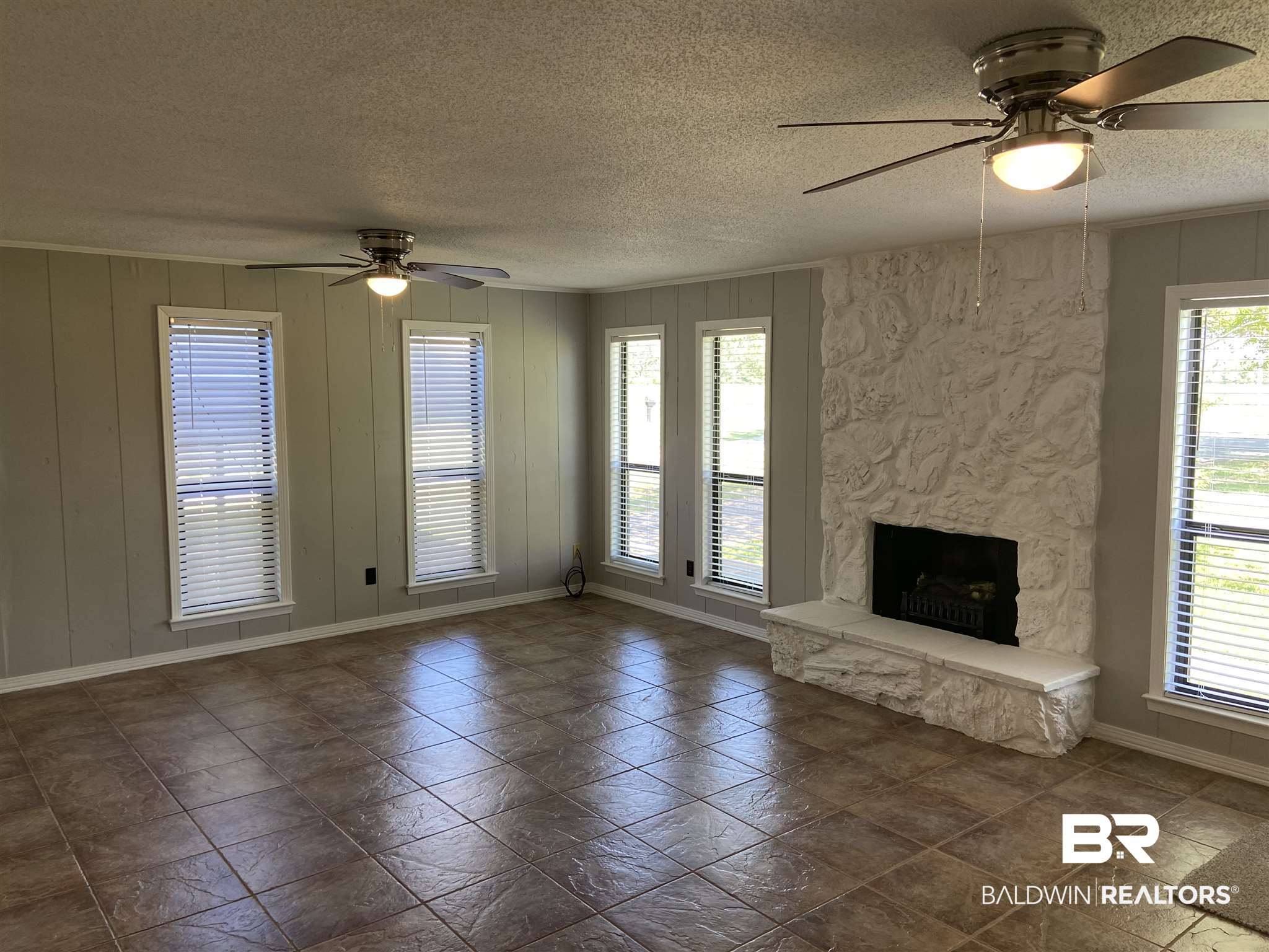 17896 Kendrick Road Robertsdale, AL 36567 - Photo 10 of 33 Gallery Image 10