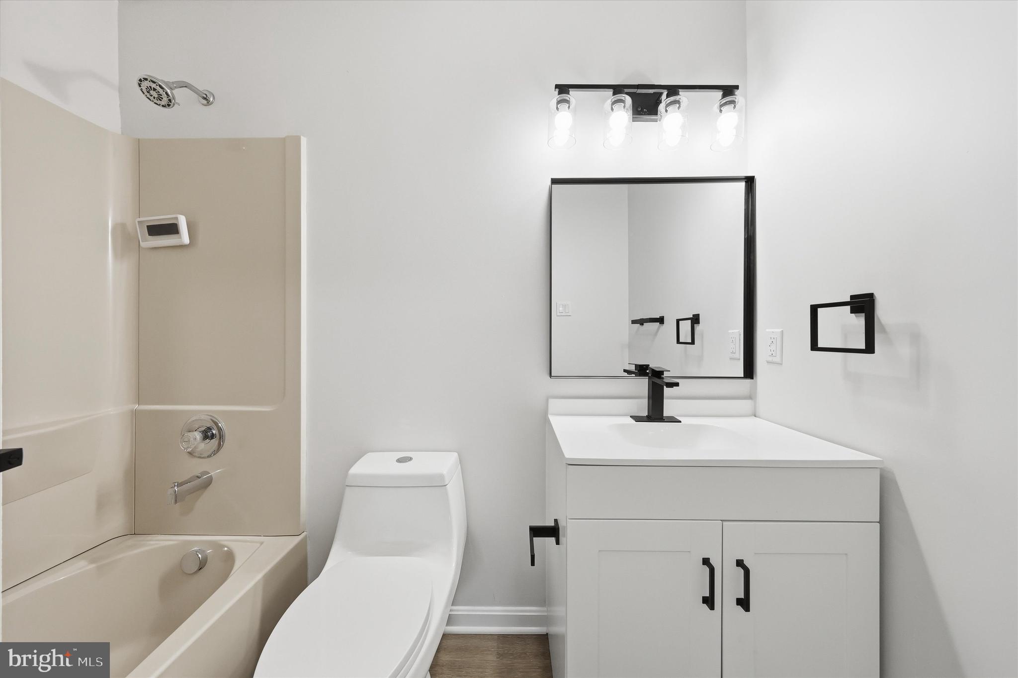 6622 Gooseander Court Frederick, MD 21703 - Photo 26 of 48 Upper Level Full Hall Bathroom