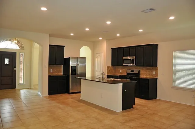 $2,100 | 3335 Jane Way, Richmond, TX 77406