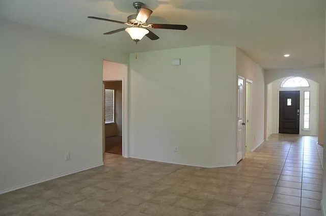 $2,100 | 3335 Jane Way, Richmond, TX 77406