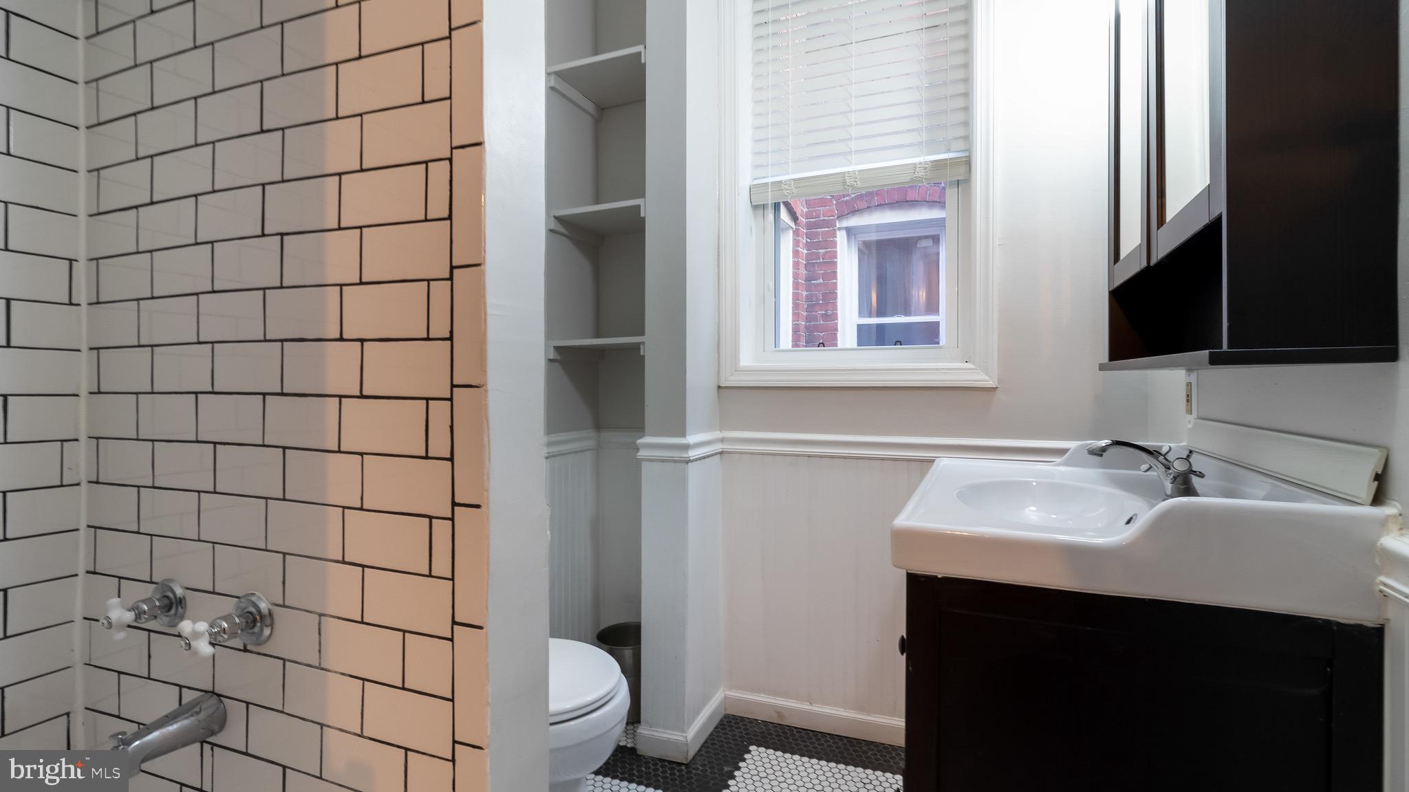 31 Todd Place Northeast Washington, DC 20002 - Photo 11 of 19 bathroom