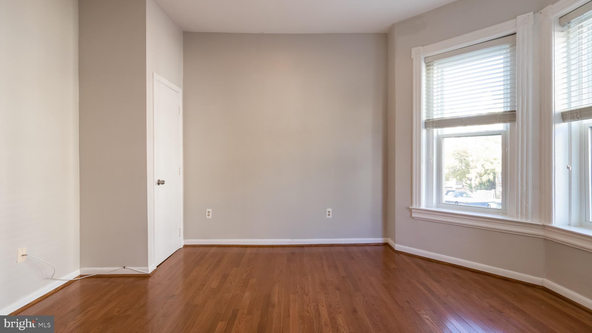 31 Todd Place Northeast Washington, DC 20002 - Photo 5 of 19 living room