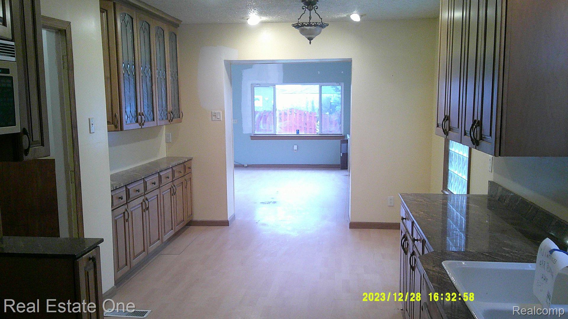 16845 Edinborough Road Detroit, MI 48219 - Photo 10 of 27 Gallery Image 10