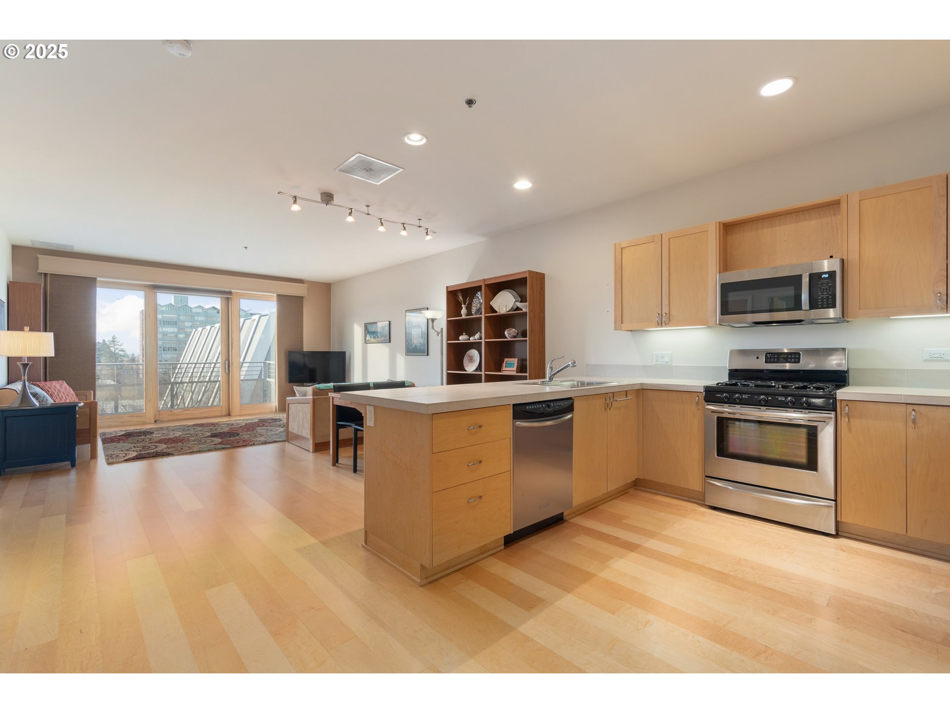 1375 Olive Street, Unit 503 Eugene, OR 97401 - Photo 4 of 29