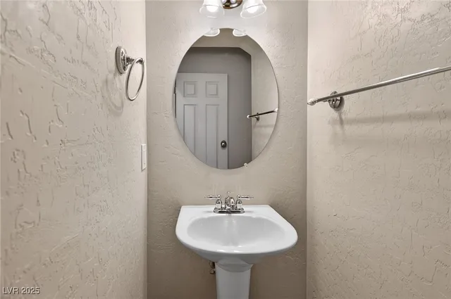 $2,000 | 8113 Celina Hills Street, Las Vegas, NV 89131