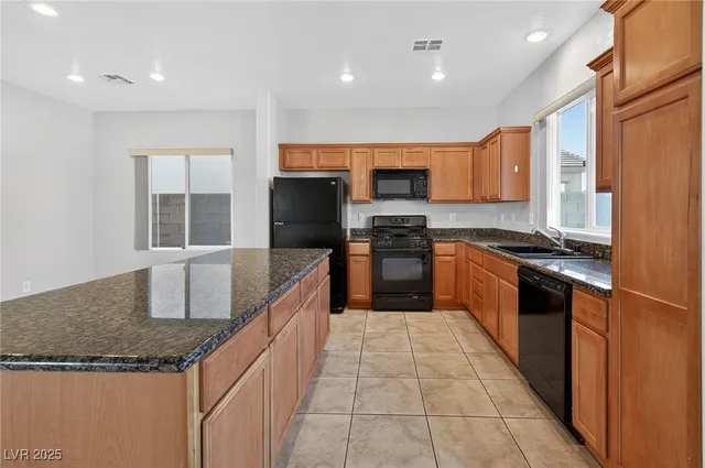 $2,000 | 8113 Celina Hills Street, Las Vegas, NV 89131