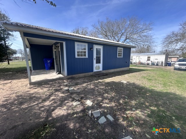 902 Simpson Street Yoakum, TX 77995 - Photo 2 of 11