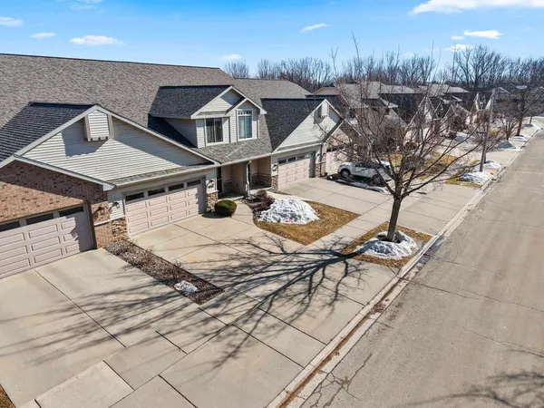 $379,900 | 1274 Bayport Terrace, Green Bay, WI 54313